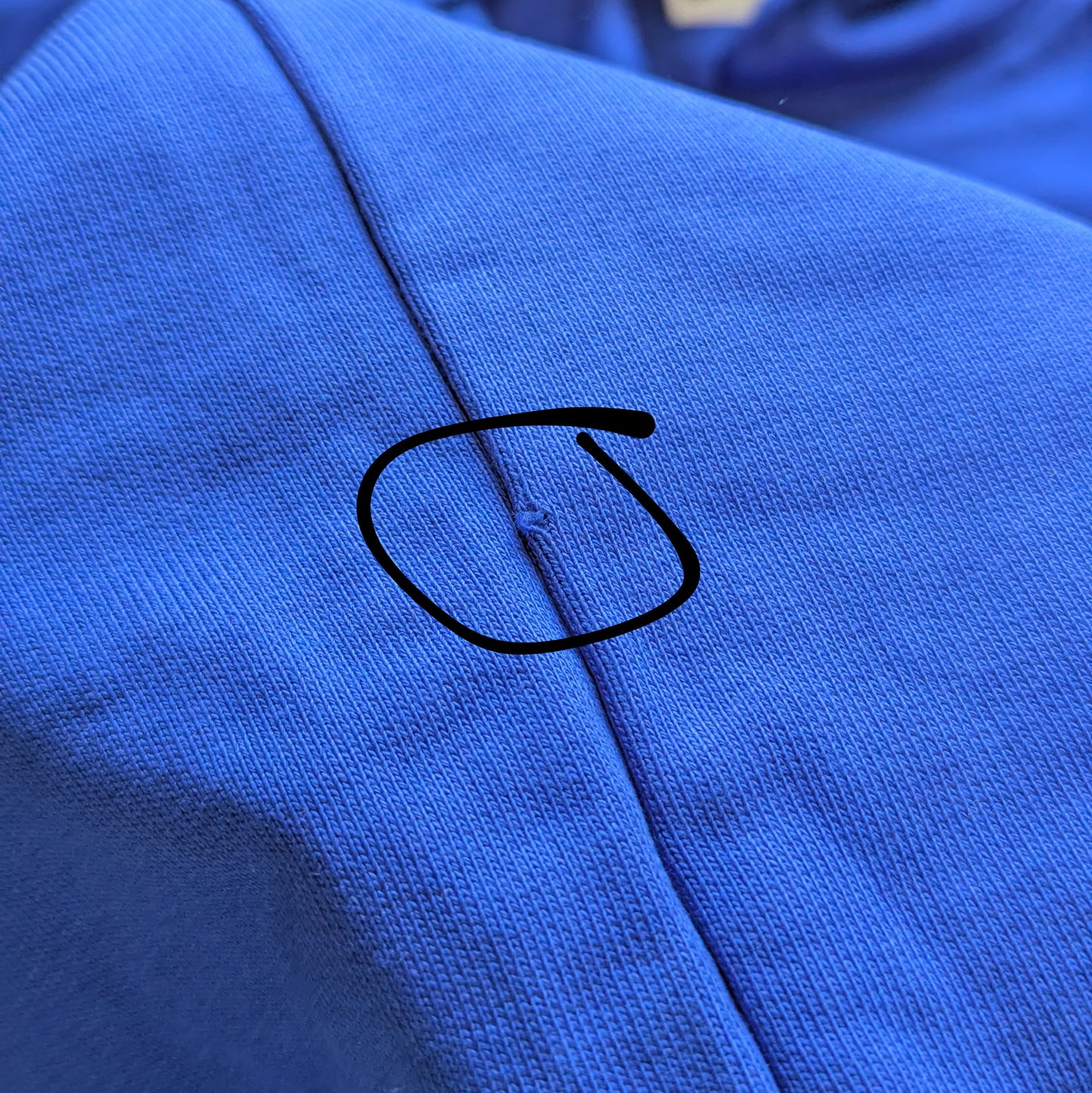 Sweat à capuche écran bleu